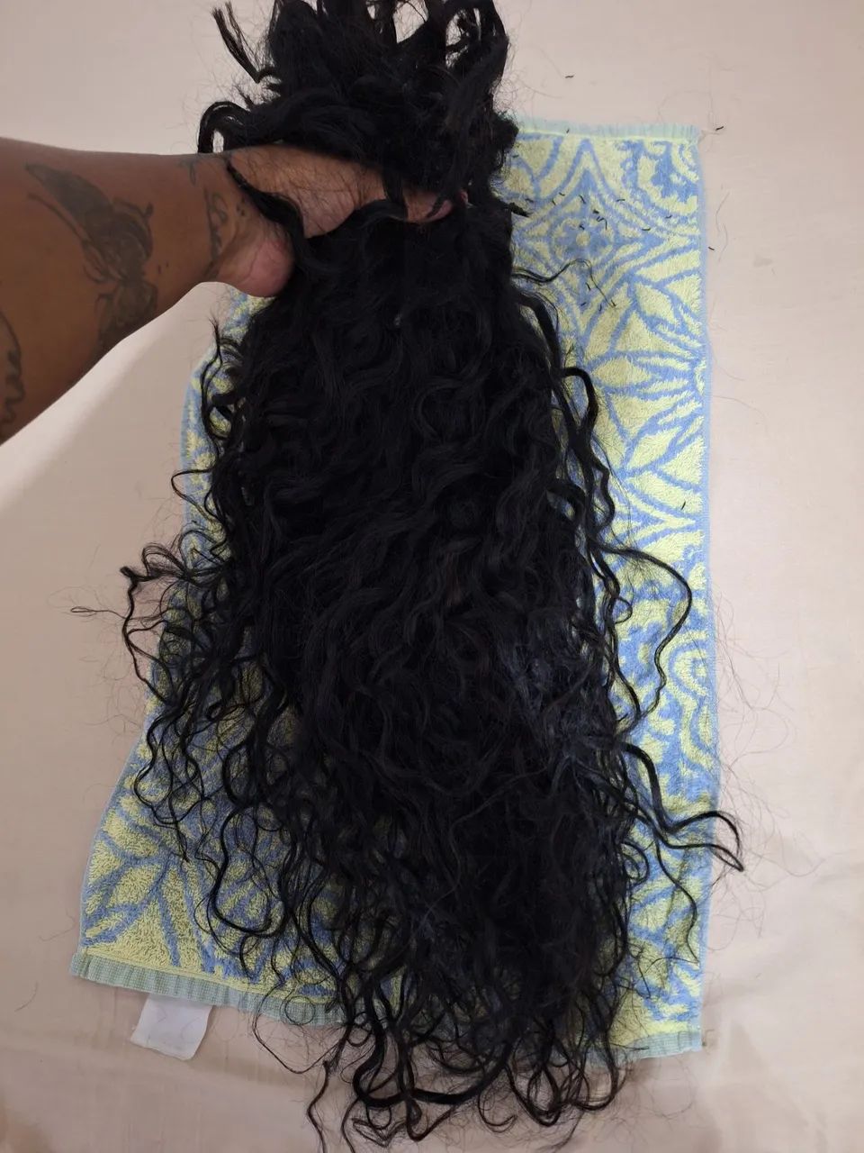 VENDO CABELO HUMANO CACHO 3C 70 CM. - Foto 4