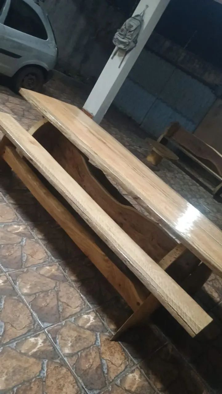 Mesa rústica na sucupira. Amarela  - Foto 2