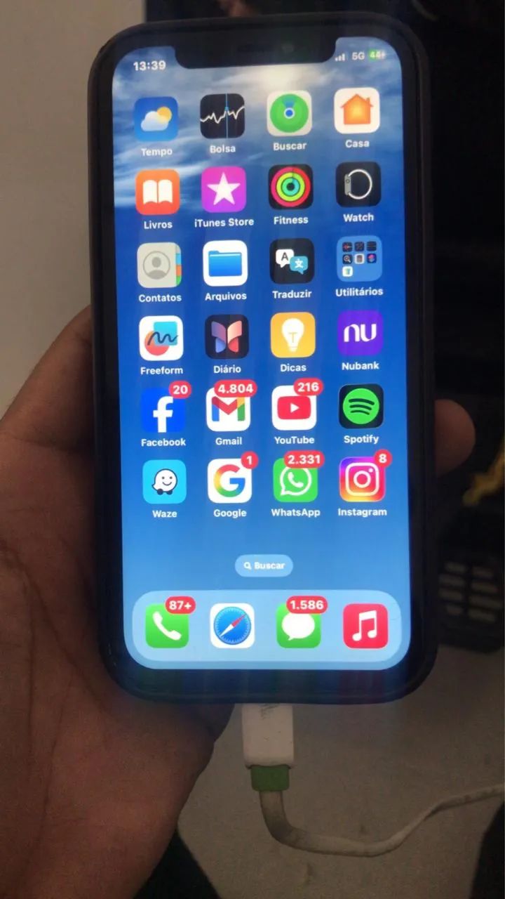 iPhone 12 128 tela trincada 