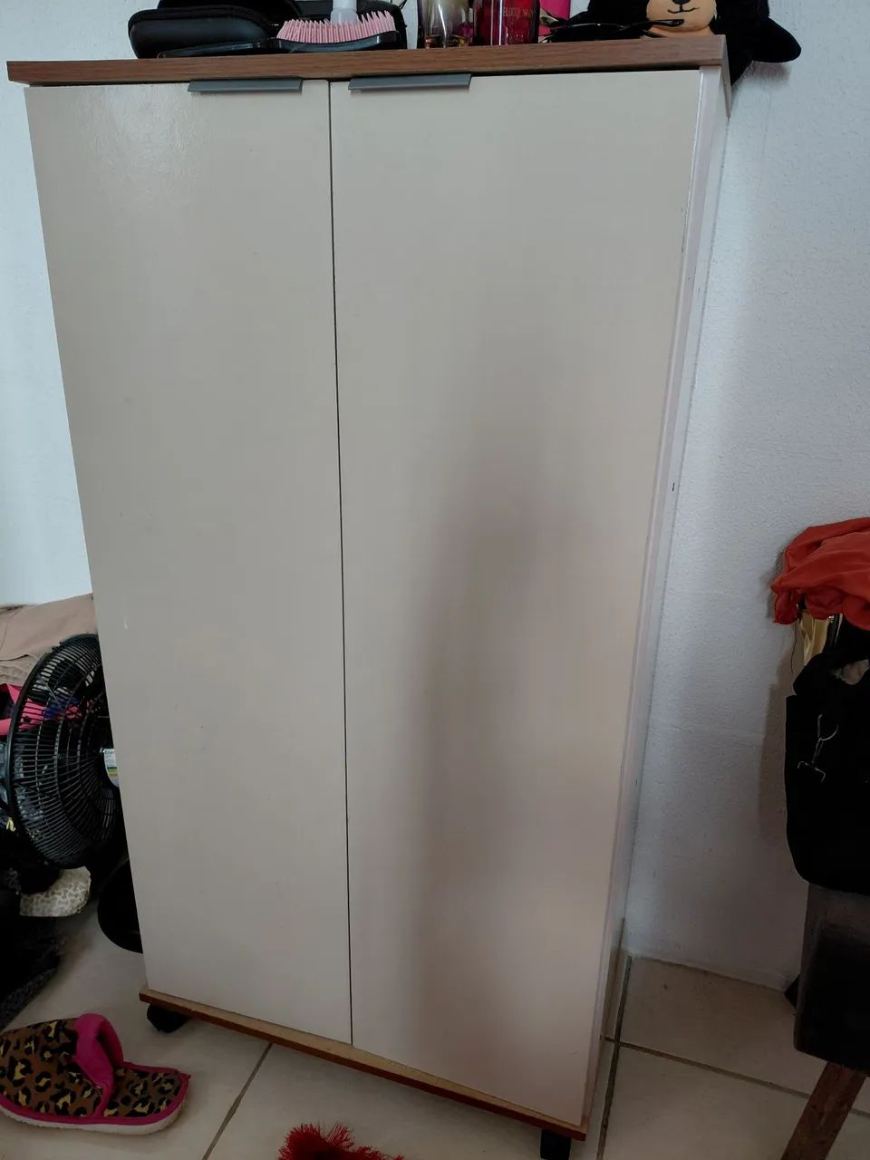 Sapateira semi nova 