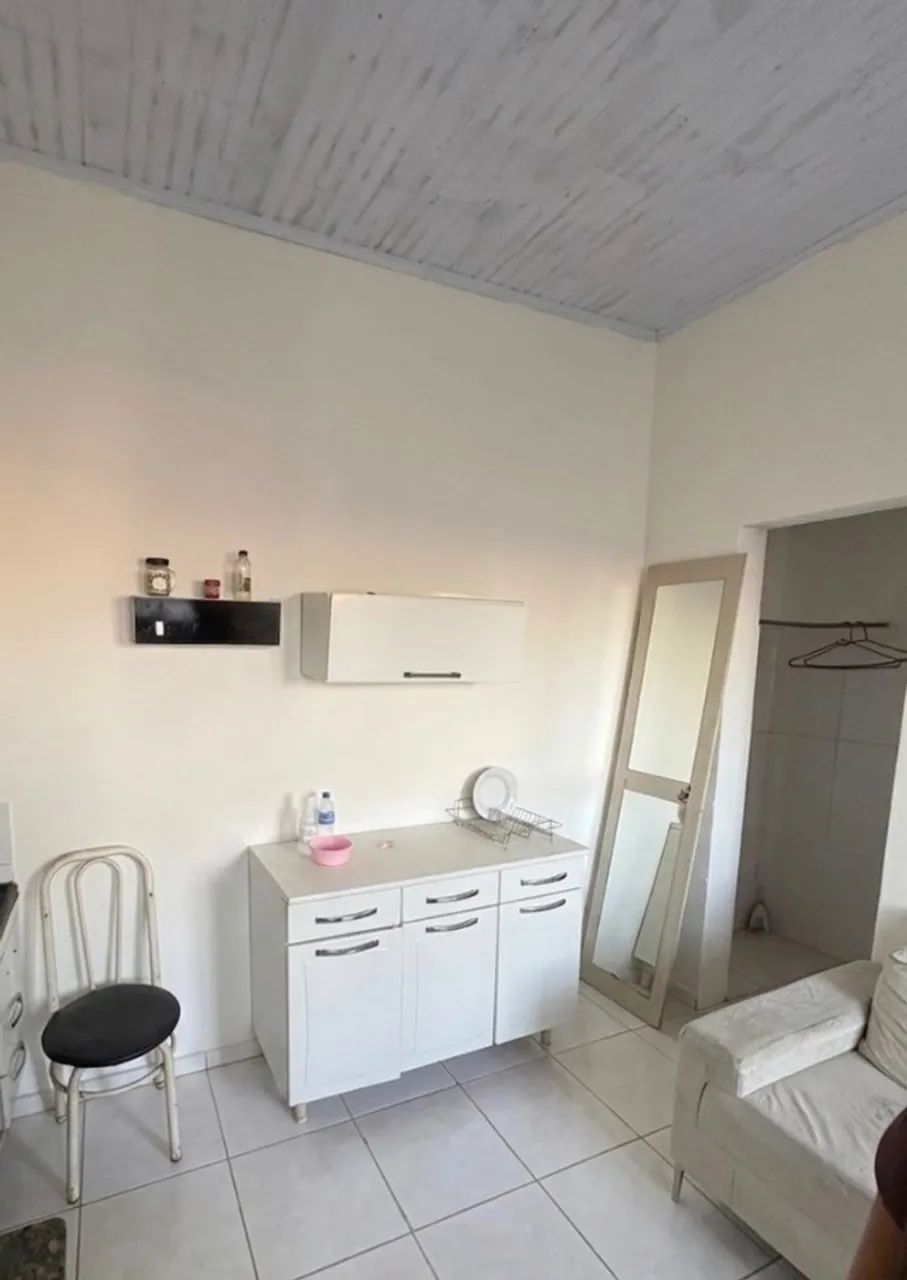 Alugo barracão 2 comodos e