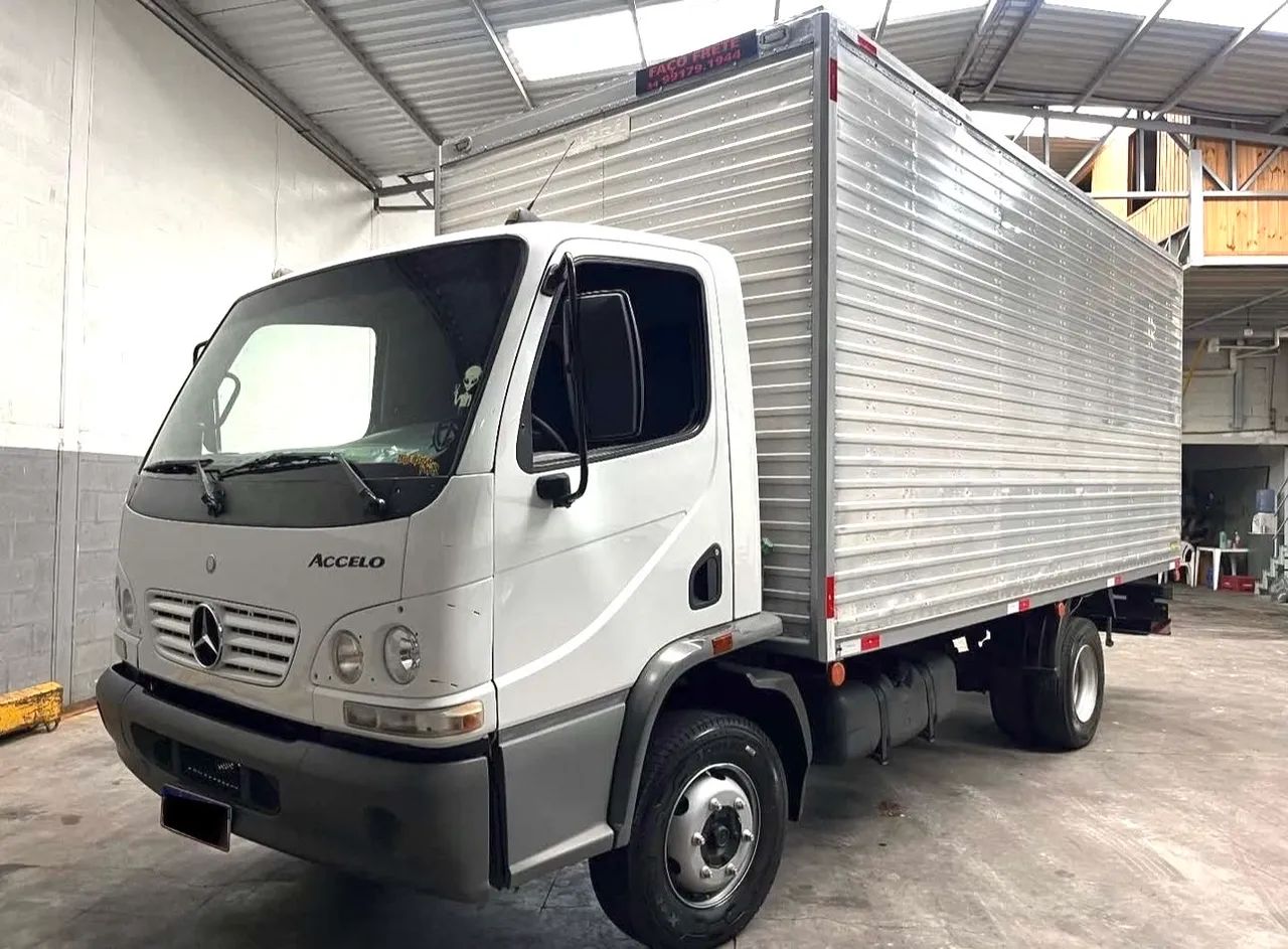 Mb Accelo 915  Baú  - Foto 2