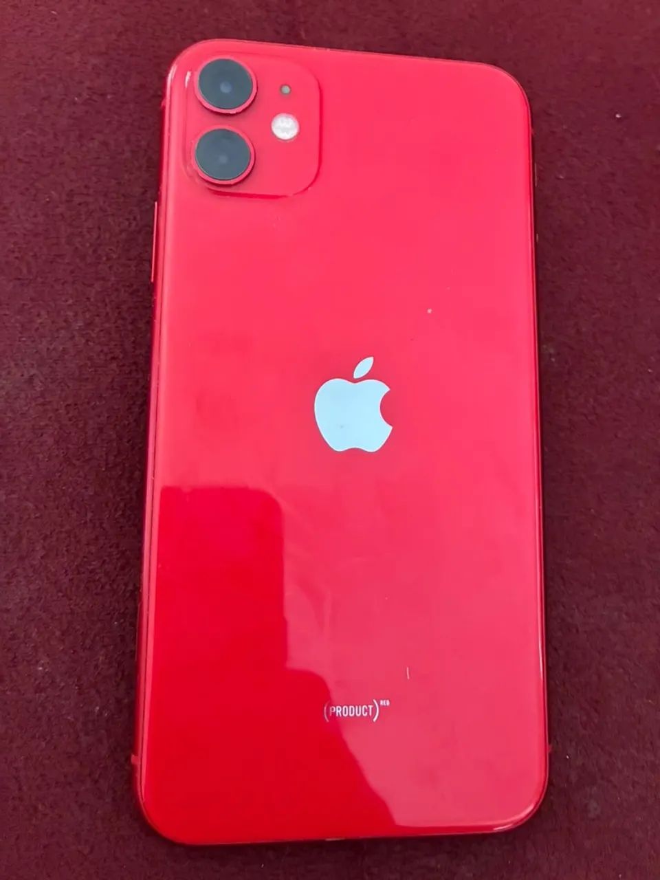 Vendo IPhone 11 vermelho 64gb - Foto 2