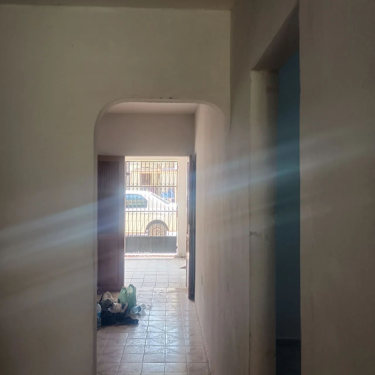 Alugo casa com quarto na cidade da esperança 