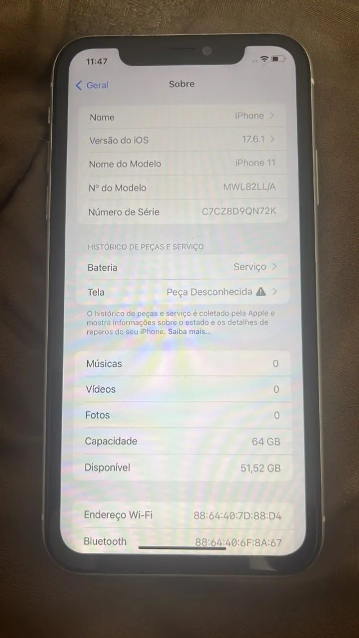 iPhone 11 com display genérico e câmera tremendo