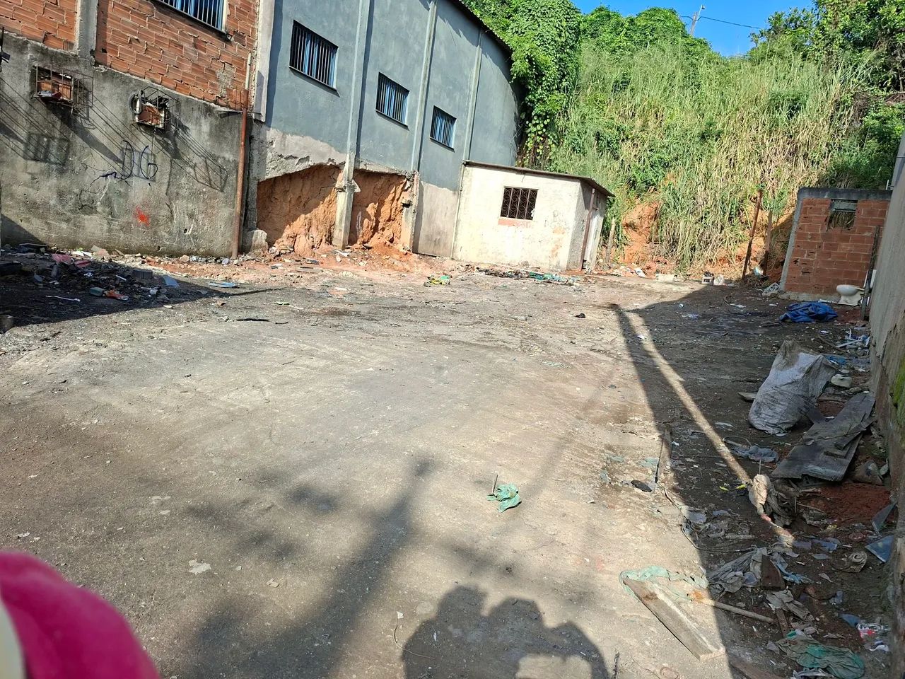 Terreno plano em área urbana 