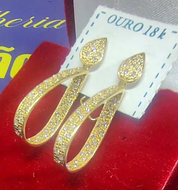 Brincos Argola Moderna Gota Diamantes Ouro 18 Kilates Peso 3.14 Gramas 34 mm               - Foto 2