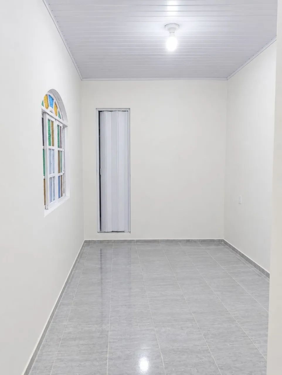 Alugo Kitnet três cômodos - Foto 4