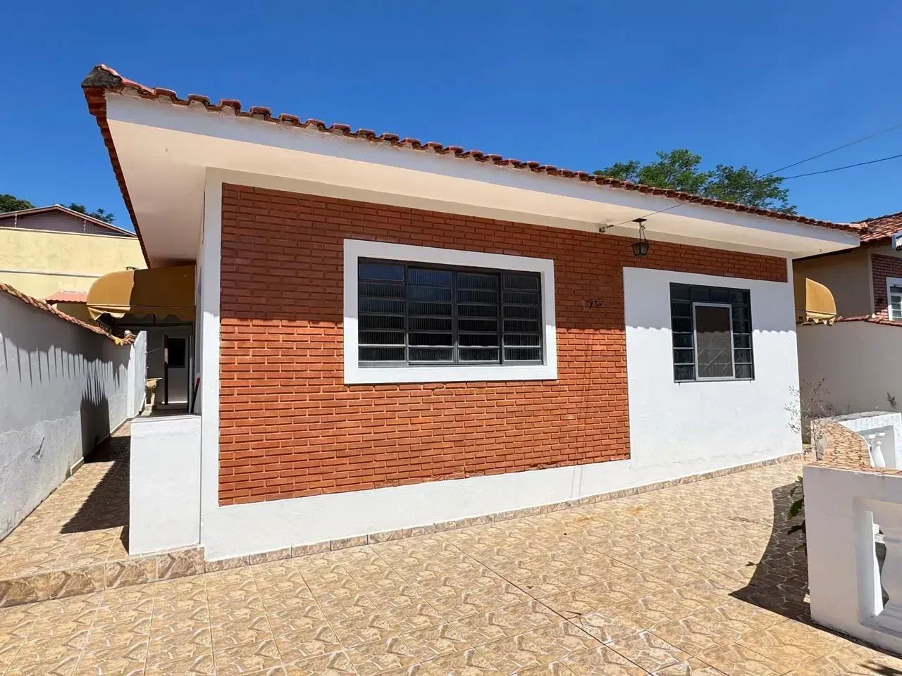 CASA  -  3 dormitórios - Águas de São Pedro - SP