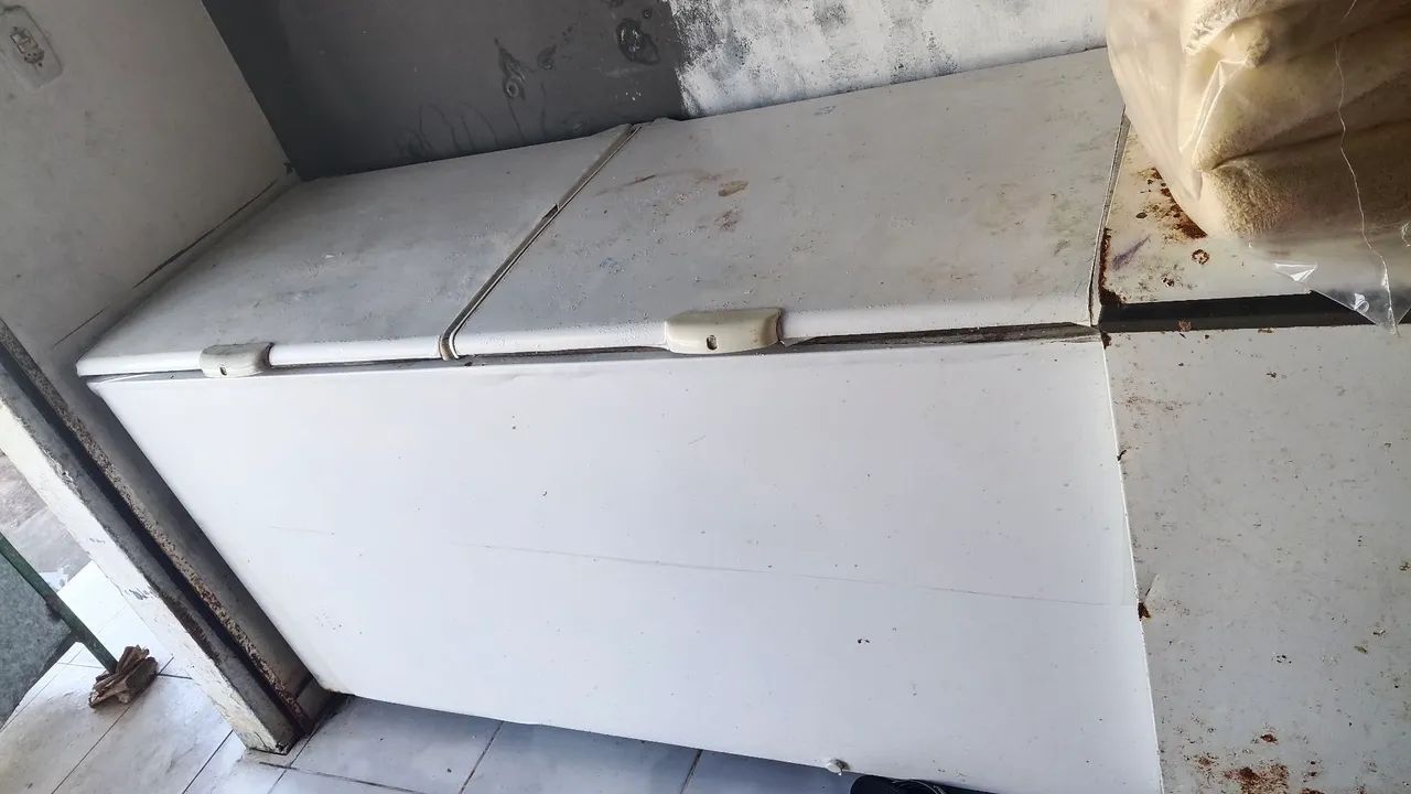 Freezer usado, funciona normal nunca deu problema 