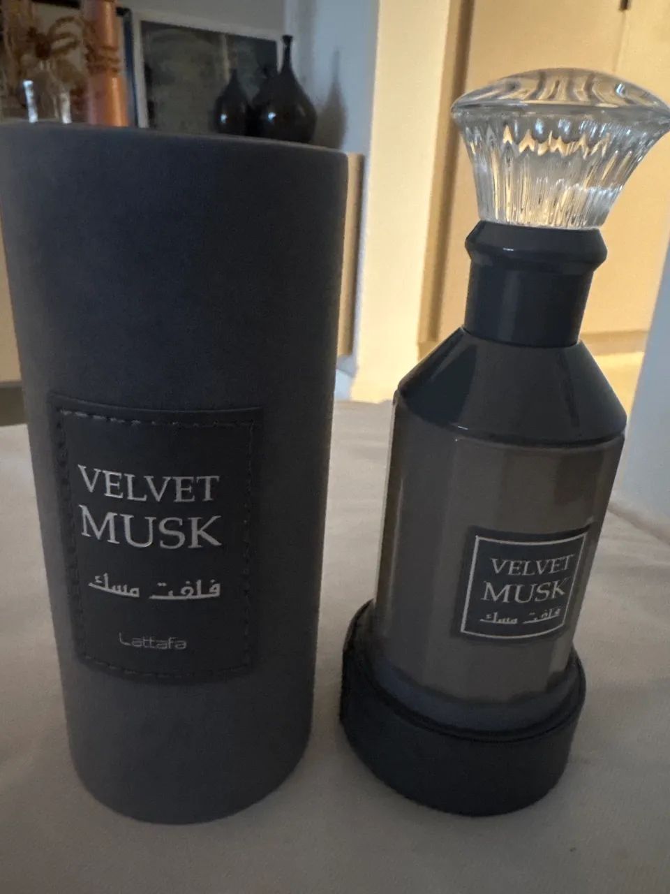 Perfume Velvet Musk Lattafa 100ml NOVO - Beleza e Cuidados