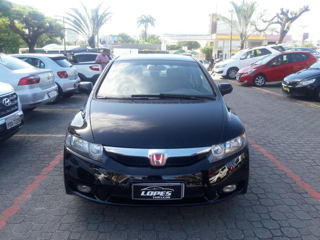 Honda Civic LXS 1.8 2010 Volante Multifuncional, Bancos Couro, Pneus Novos