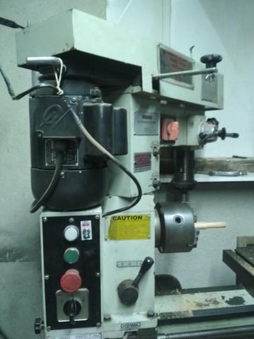 Imperdível !! Baixei o preço ! Torno Mecânico Semi Novo ( com Manual de instruções)