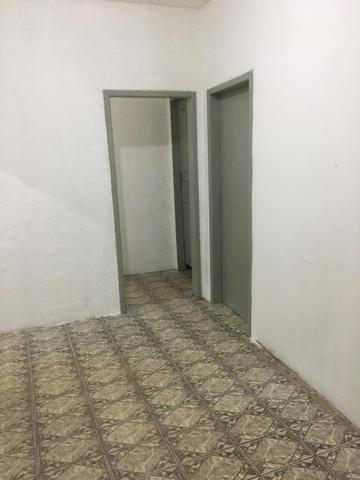 Aluga-se casa no bairro santa rita