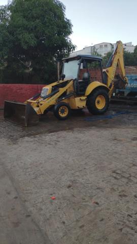 Retroescavadeira New Hollad Lb90