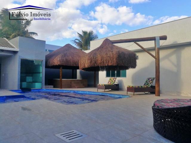 Maravilhosa casa moderna, completa em armários, ar condicionado, 05 quartos, 04 com suítes