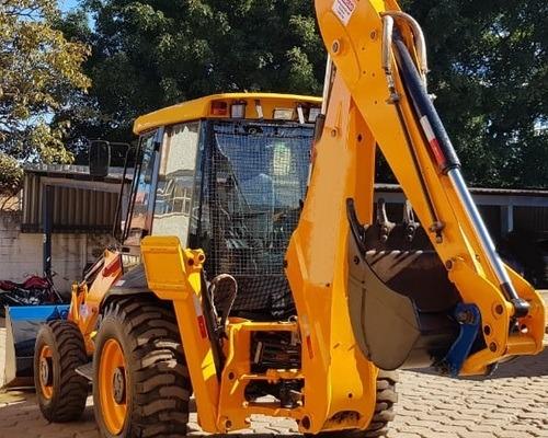 Retroescavadeira JCB 3C 2012 semi nova - Foto 6