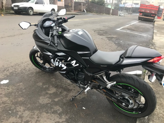 Kawasaki / Ninja 300 Abs 2018 apenas 5.700km - Foto 5