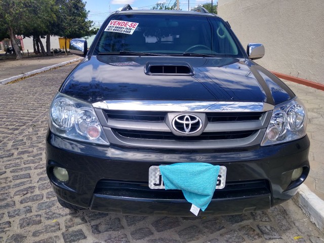 TOYOTA HILUX SW4