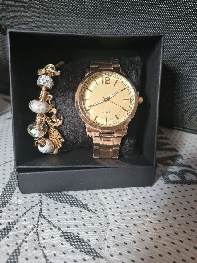 Kit relógio + pulseira