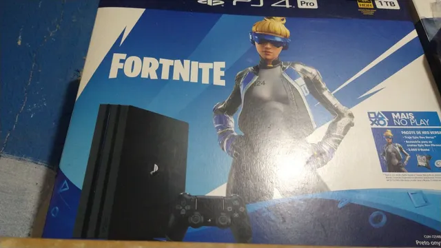 Ps4 Pro Fortnite CUH-7214B 2 controles e 2 jogos aceito cartão