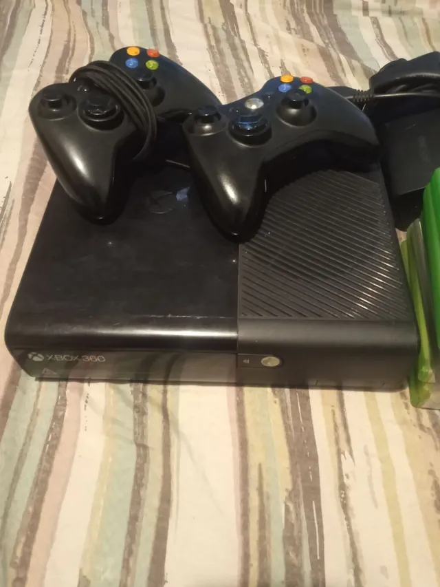 Xbox 360 500gb-Troco por cpu - Videogames - Morro da Cruz, Taquara