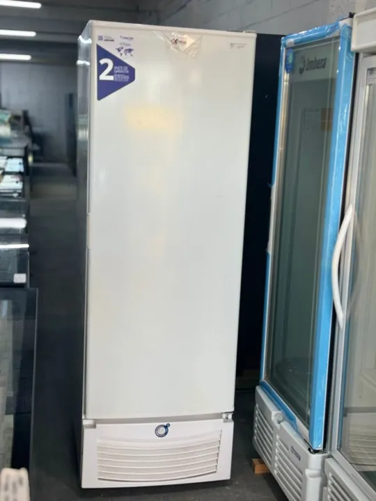 Freezer 569 litros conservador tripla ação porta cega Fricon