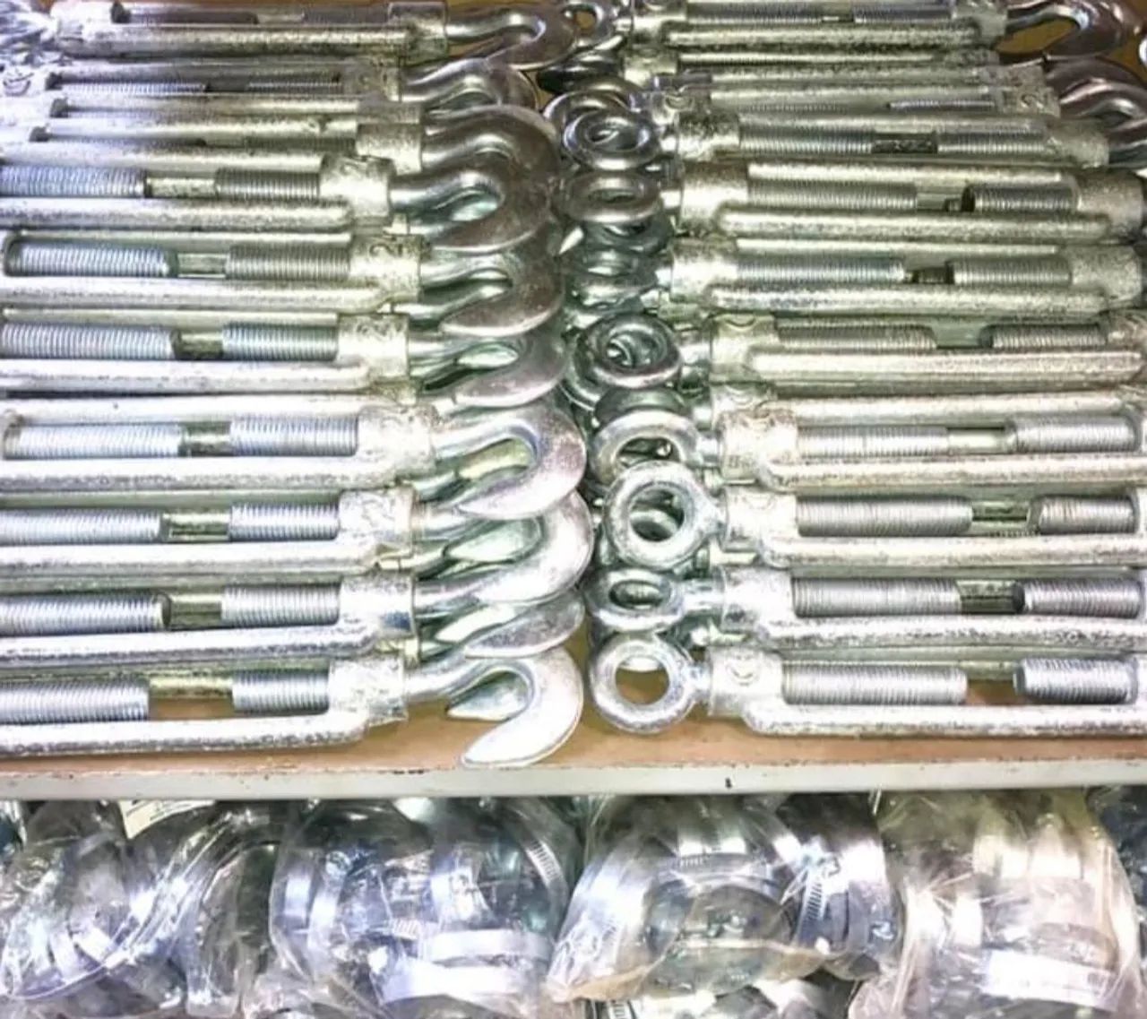 Tensionador de cabo de aço + abraçadeiras lote 1.000 quilos.