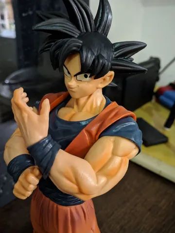 Action Figure Goku Dragon Ball Z com 27cm