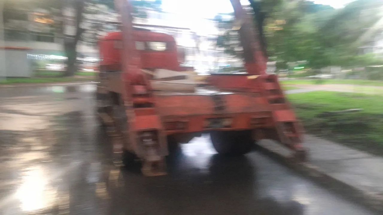 Caminhão Mercedes-Benz L 1513 poliguindaste  - Foto 3