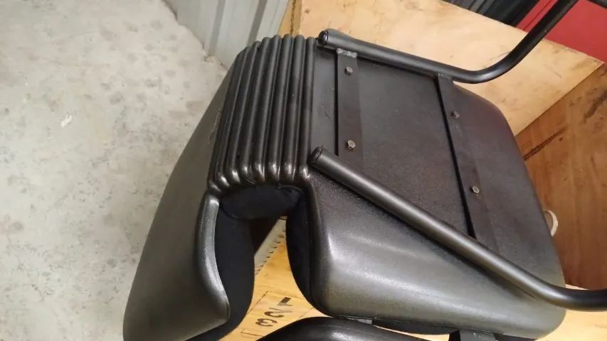 Cadeiras Poltronas s/ Rodinhas - Foto 4