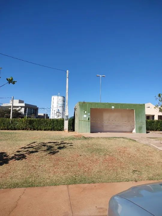 Abaixamos o preço  Container vidraçaria, portas, e sistema elétrico  R$ 35.000,