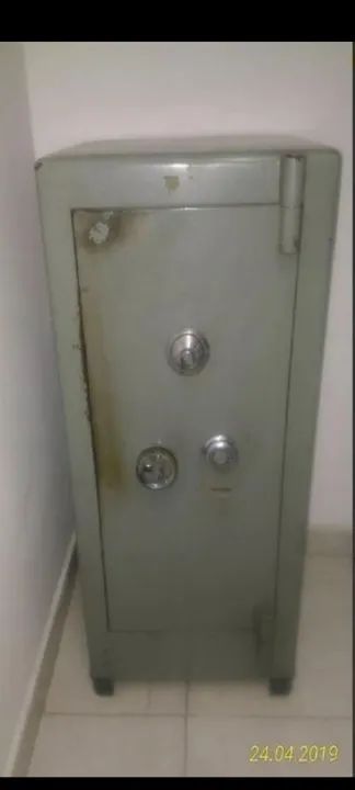 Cofre antigo super pesado 