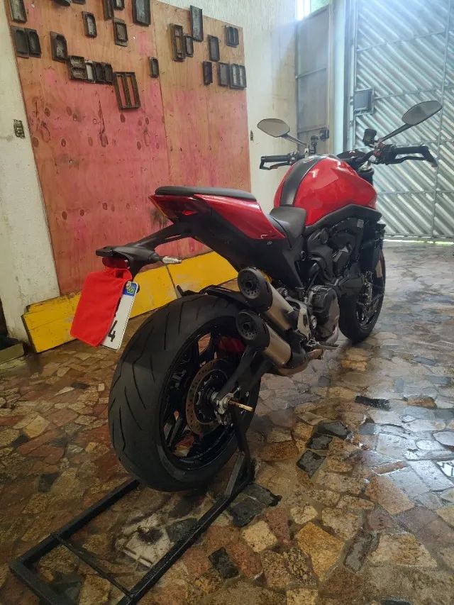 Ducati Monster 937 - Foto 4