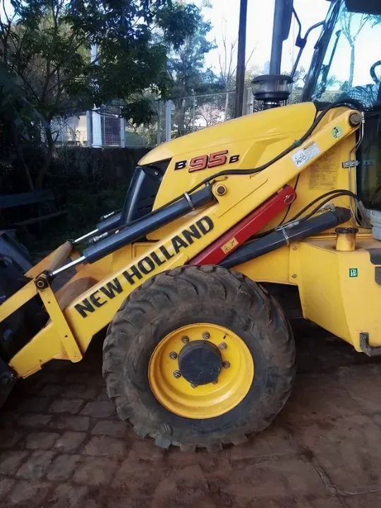 Retroescavadeira New Holland B95B ano 2019 - Foto 3