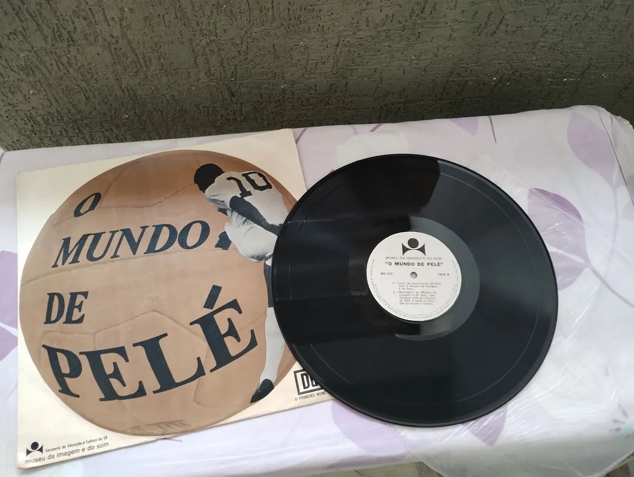 Disco de Vinil - O Mundo de Pelé - Foto 4
