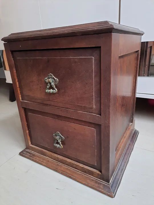 Mesa de cabeceira antiga madeira maciça - Foto 4
