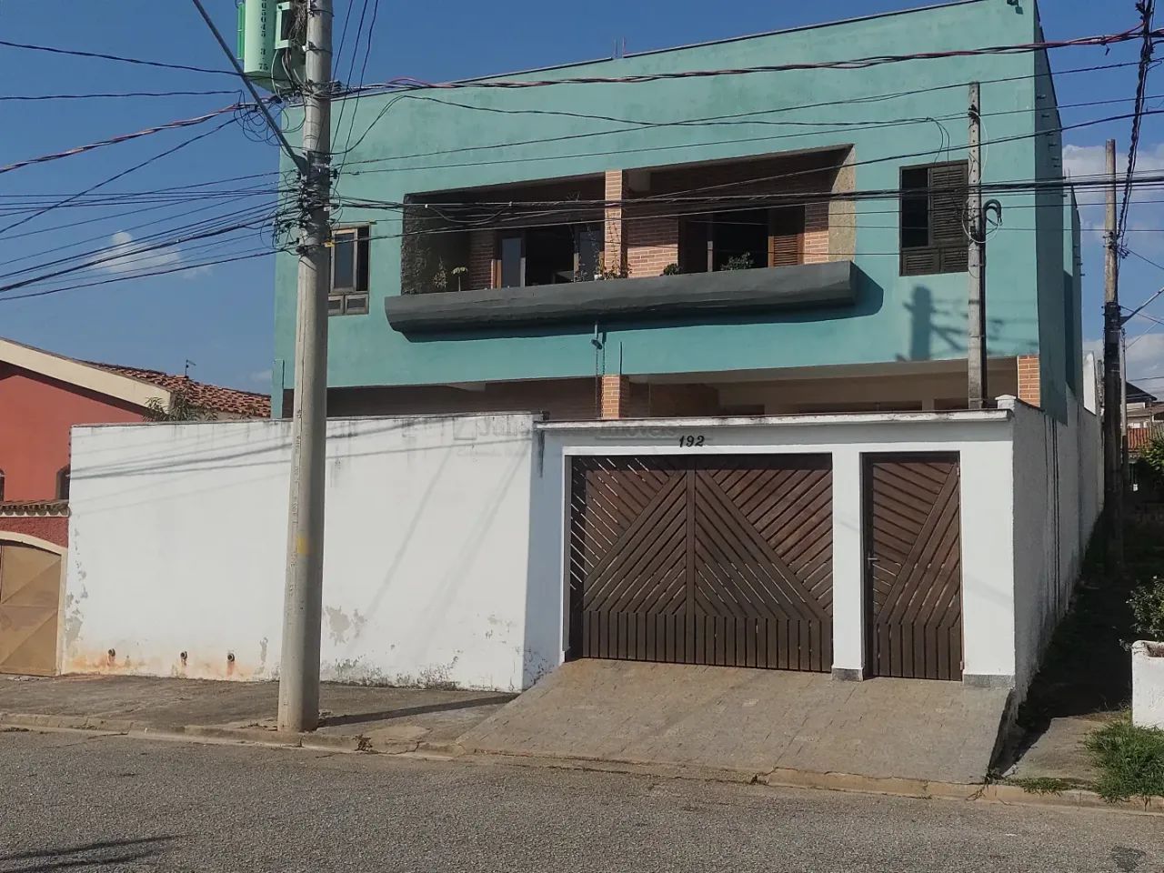 Sobrado a venda com 3 quartos no bairro Jardim Abaete - Sorocaba