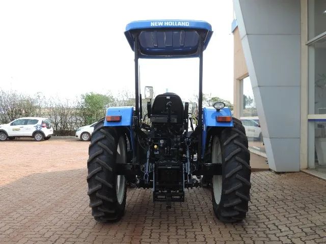 Trator Marca New Holland - TL5.80 - Foto 4