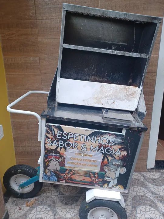 CARRINHO de ESPETINHOS e CHORIPAN.  - Sabor e Magia
