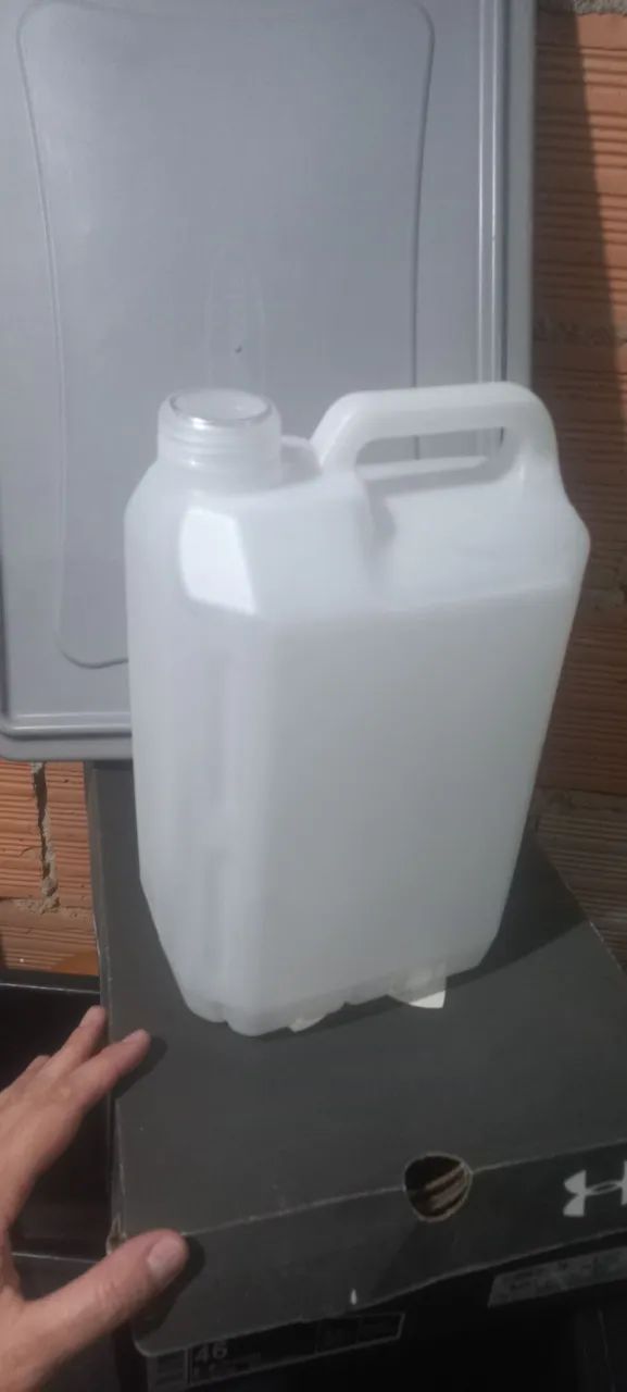 Galão de 5 litros tenho 8 unidades - Foto 2