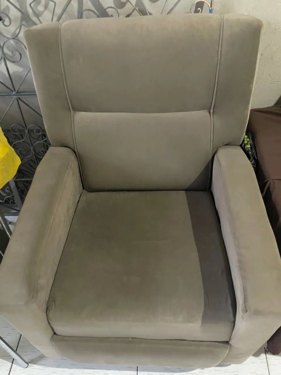 Poltrona Reclinável com Puff - Conforto e Elegância - Foto 5