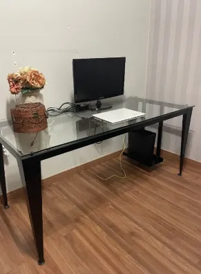 Mesa de escritório TOKSTOK em alumínio preto e tampo de vidro 1,60 x 75 x 75