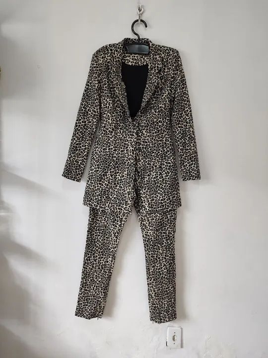 Conjunto de Blazer e Calça Leopardo