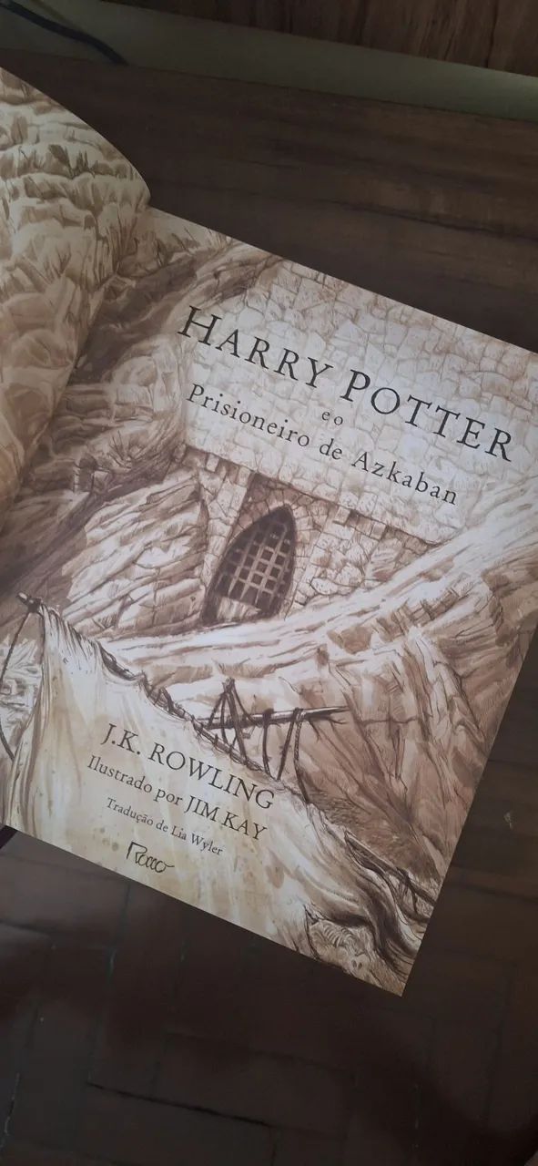 Livro Harry Potter e o prisioneiro de Azkaban: Ilustrado - Foto 2