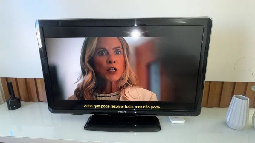 Tv Philips 47" com controle remoto