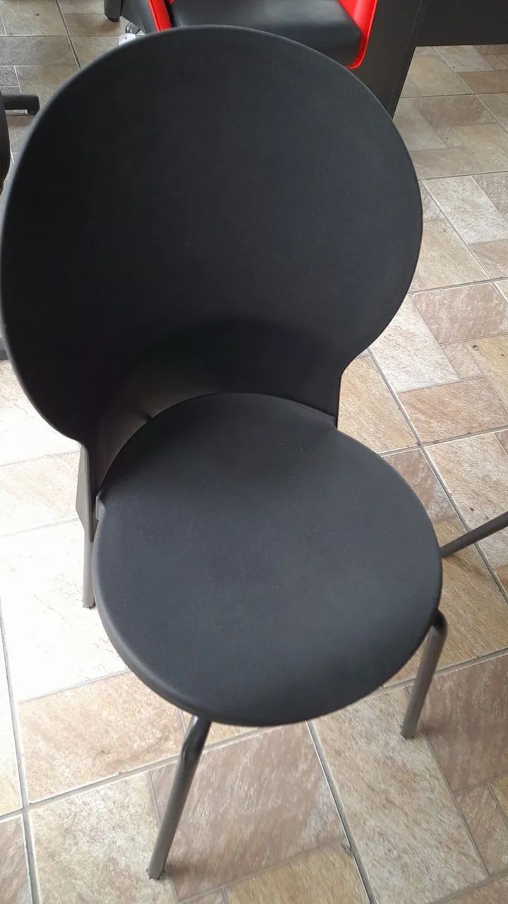 Cadeira fixa preta - nova