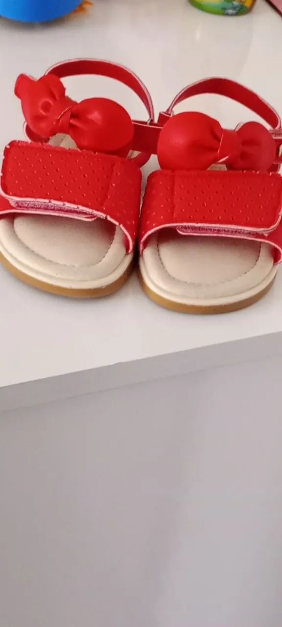 Sandália infantil Pampili tamanho 20. Nunca usada