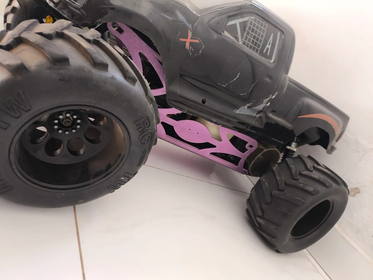 Caminhão Monster Truck TRS 30cc Gasolina Revisando sem detalhes
