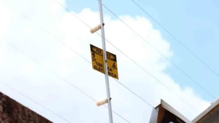 "Cerca Elétrica Inteligente: Proteção Avançada para sua Propriedade!"